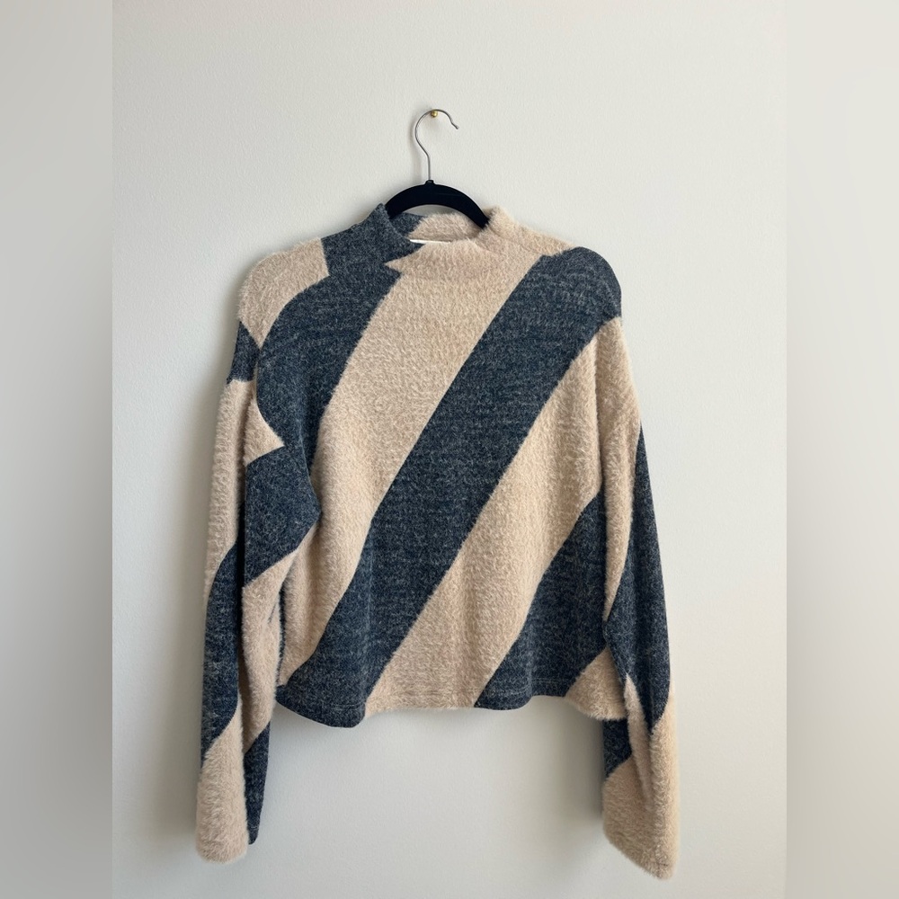 Maeve Anthropologie women’s mock neck soft diagonal gray stripe sweater medium